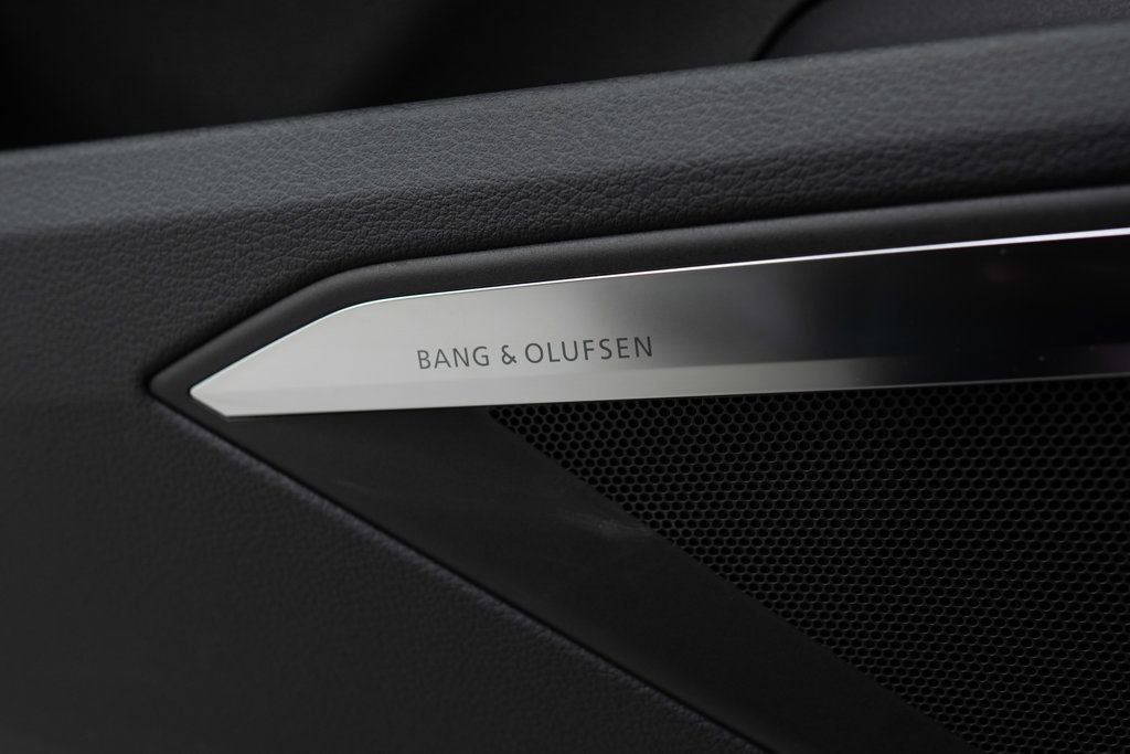 Used 2021 Audi e-tron Premium Plus w/ Premium Plus Package image 17