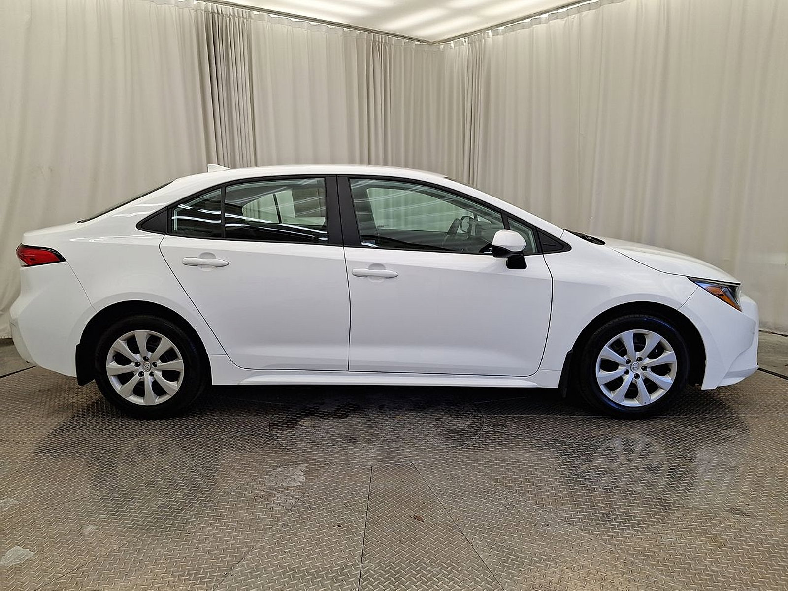 Certified 2025 Toyota Corolla LE image 25