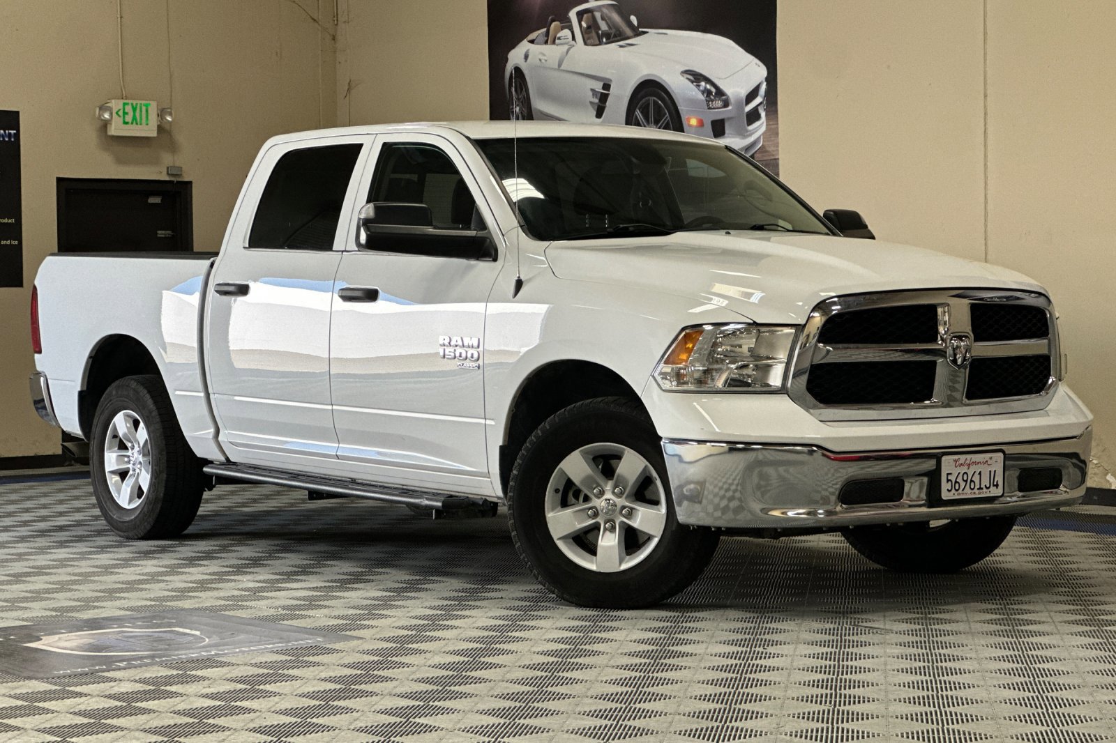 Used 2023 RAM 1500 Classic SLT w/ Trailer & Traction Group AWD/4WD image 2