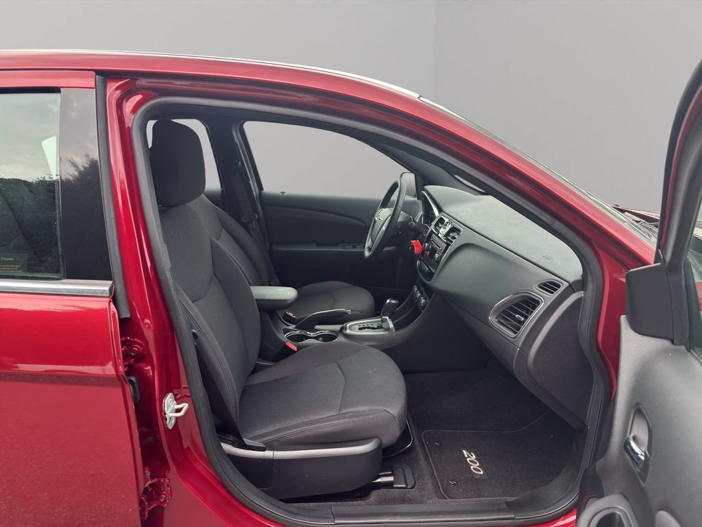 Used 2013 Chrysler 200 Touring FWD image 15
