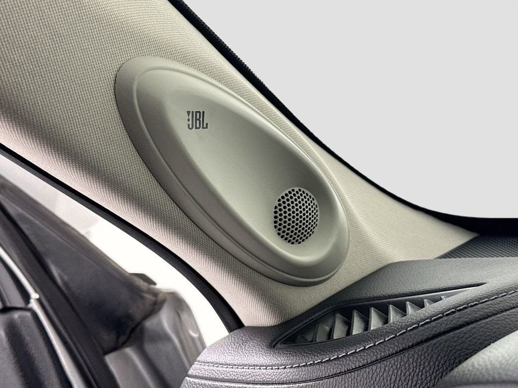 Used 2022 Toyota Highlander Limited image 19