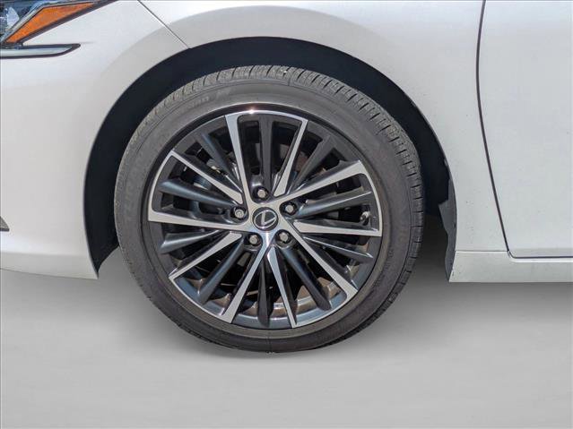 Used 2025 Lexus ES 350 w/ Premium Package image 9