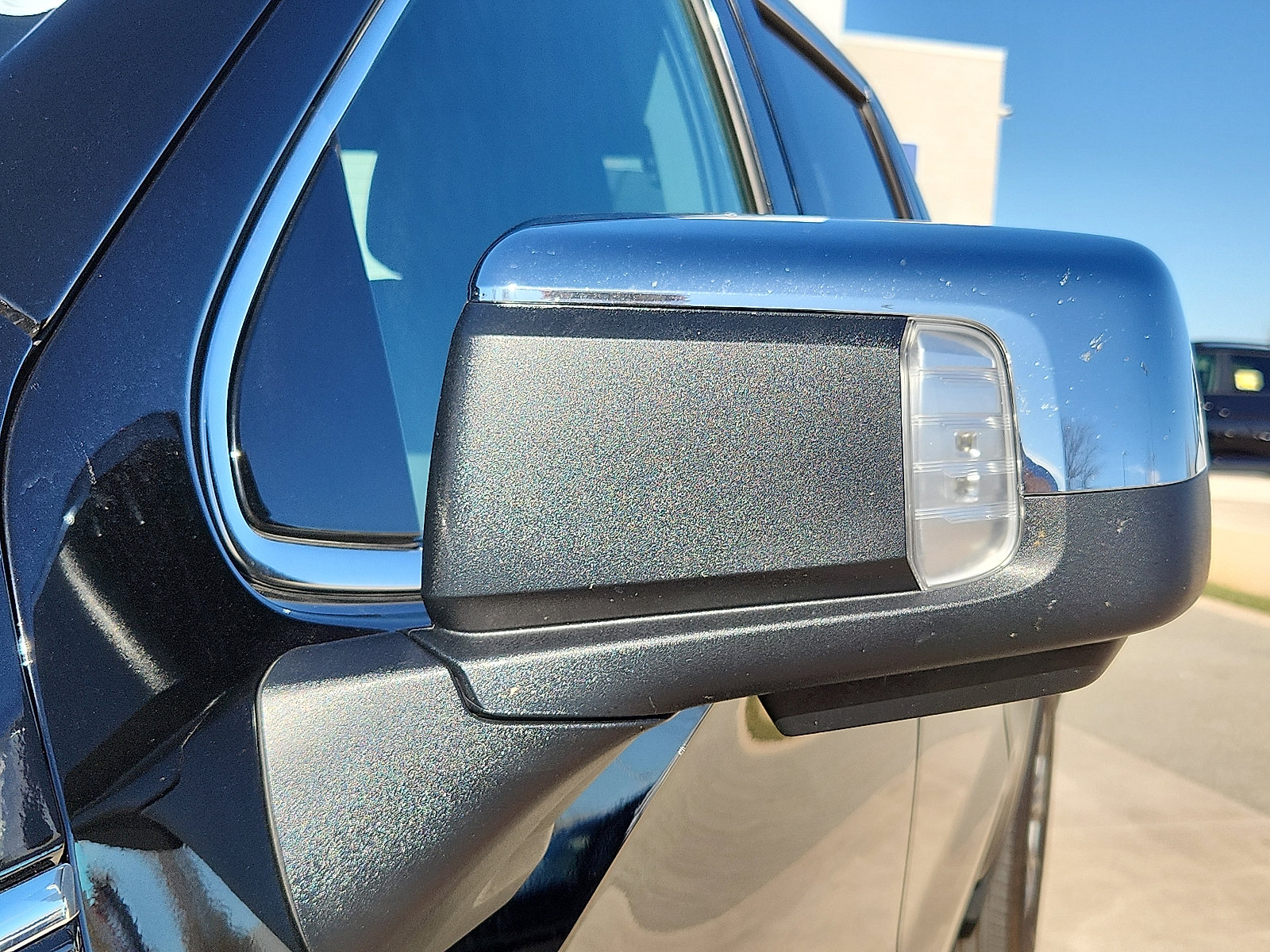 Used 2025 GMC Sierra 1500 SLT image 8