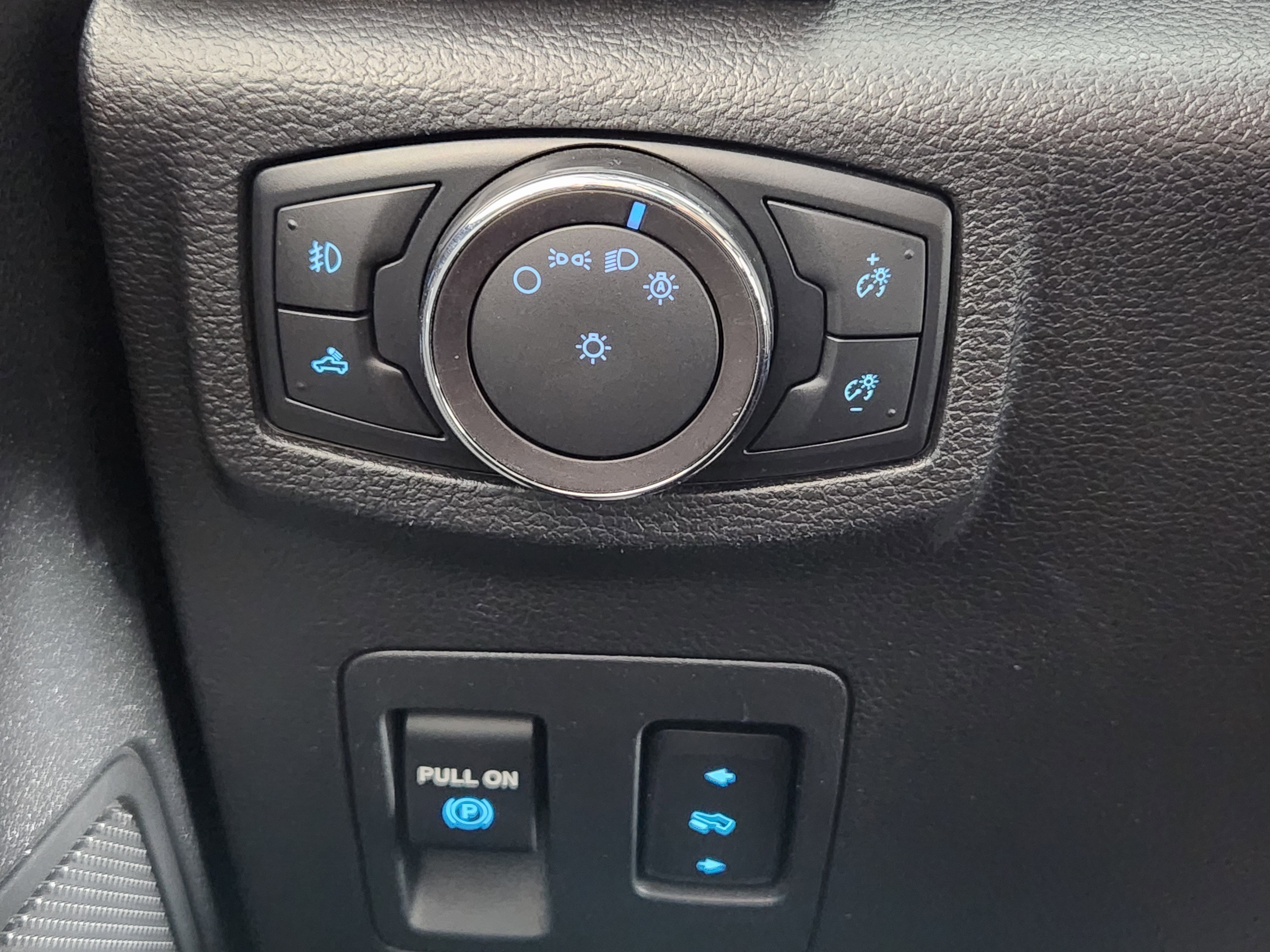 Used 2018 Ford F150 XLT w/ Equipment Group 302A Luxury AWD/4WD image 24