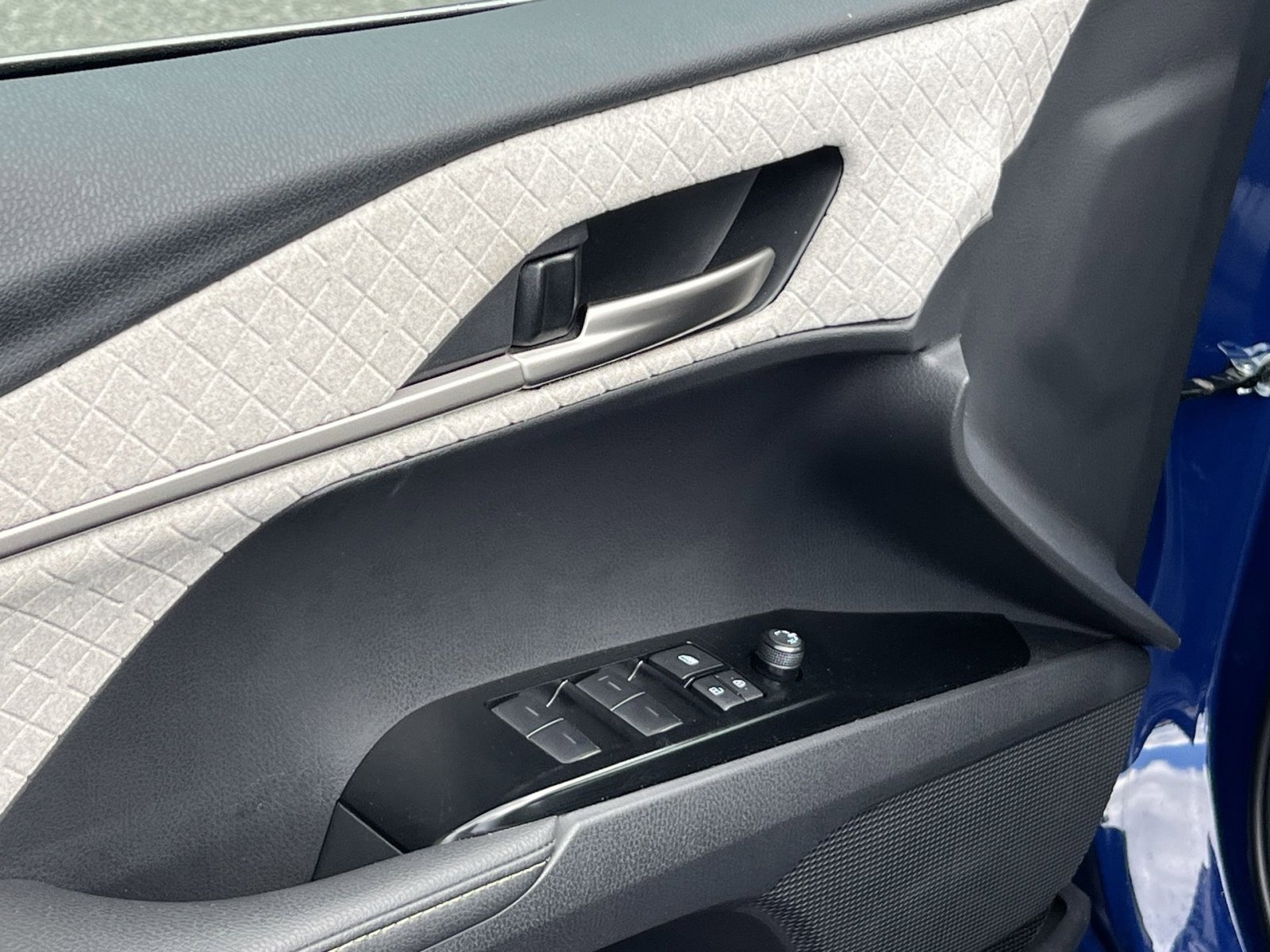 Used 2025 Toyota Camry XLE image 14