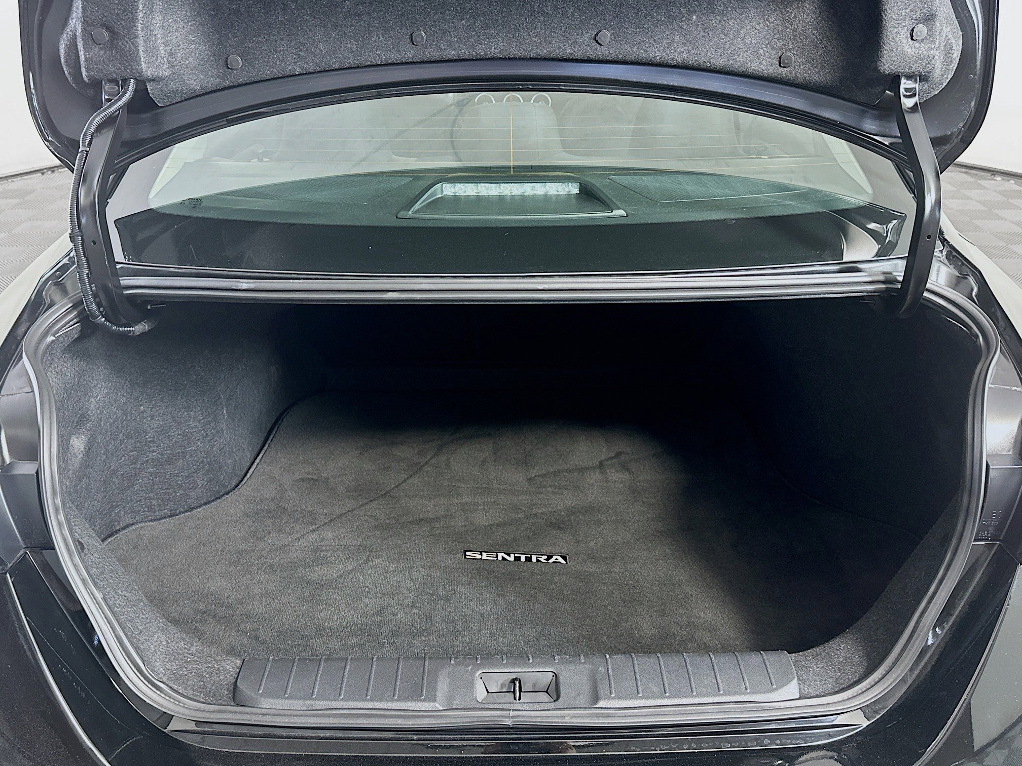 Used 2024 Nissan Sentra SV image 29