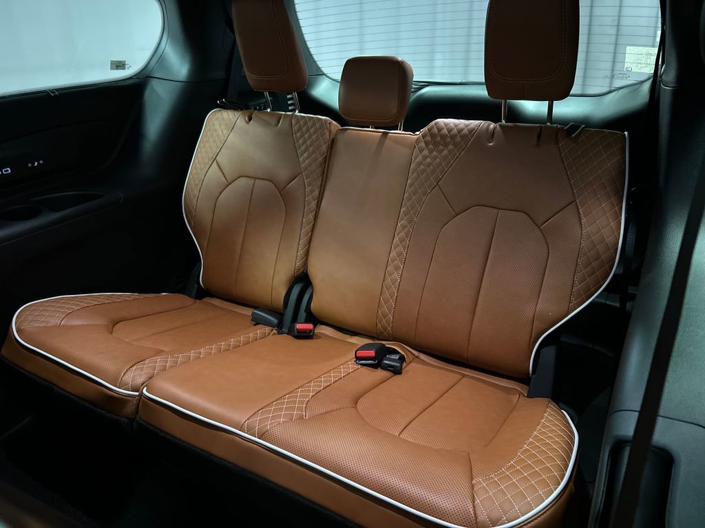 New 2026 Chrysler Pacifica Pinnacle FWD image 24