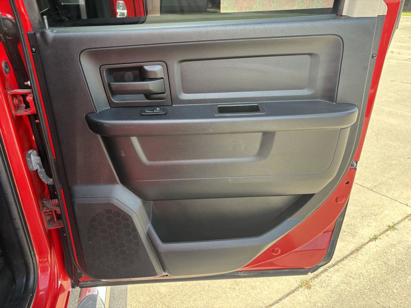 Used 2014 RAM 2500 Tradesman w/ Chrome Appearance Group AWD/4WD image 12