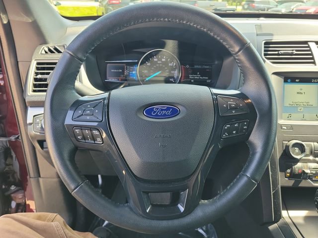 Used 2018 Ford Explorer XLT w/ Equipment Group 202A AWD/4WD image 22