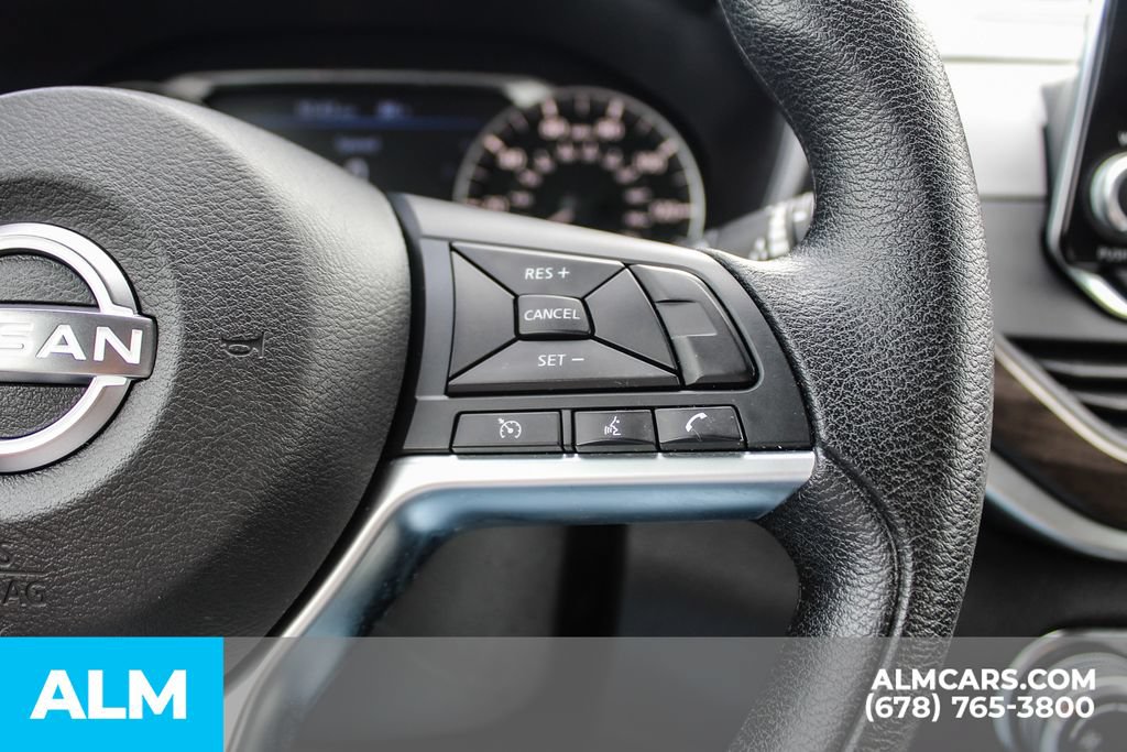 Used 2024 Nissan Altima 2.5 SV FWD image 24