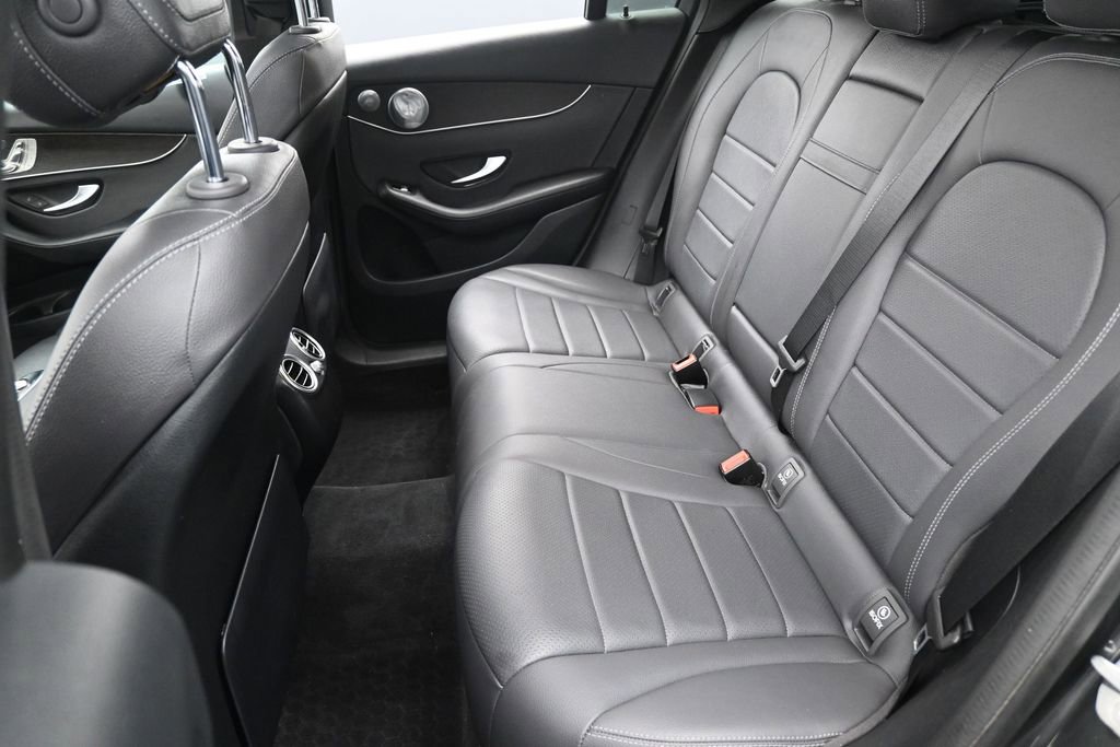 Used 2020 Mercedes-Benz GLC 300 4MATIC image 26
