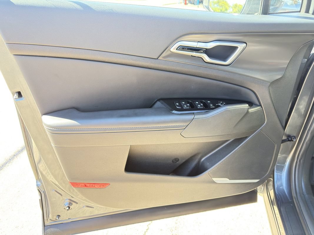 Used 2023 Kia Sportage EX FWD image 18