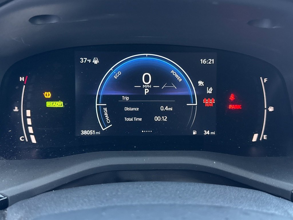 Used 2025 Toyota Camry SE image 9