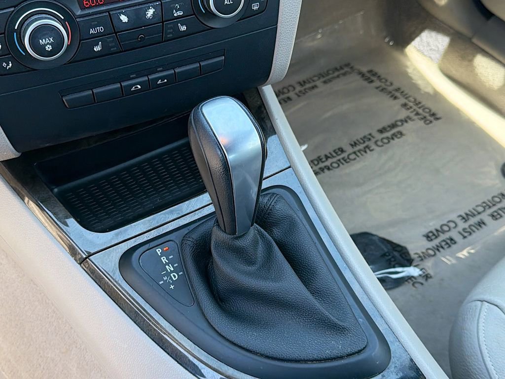 Used 2011 BMW 128i Convertible image 26