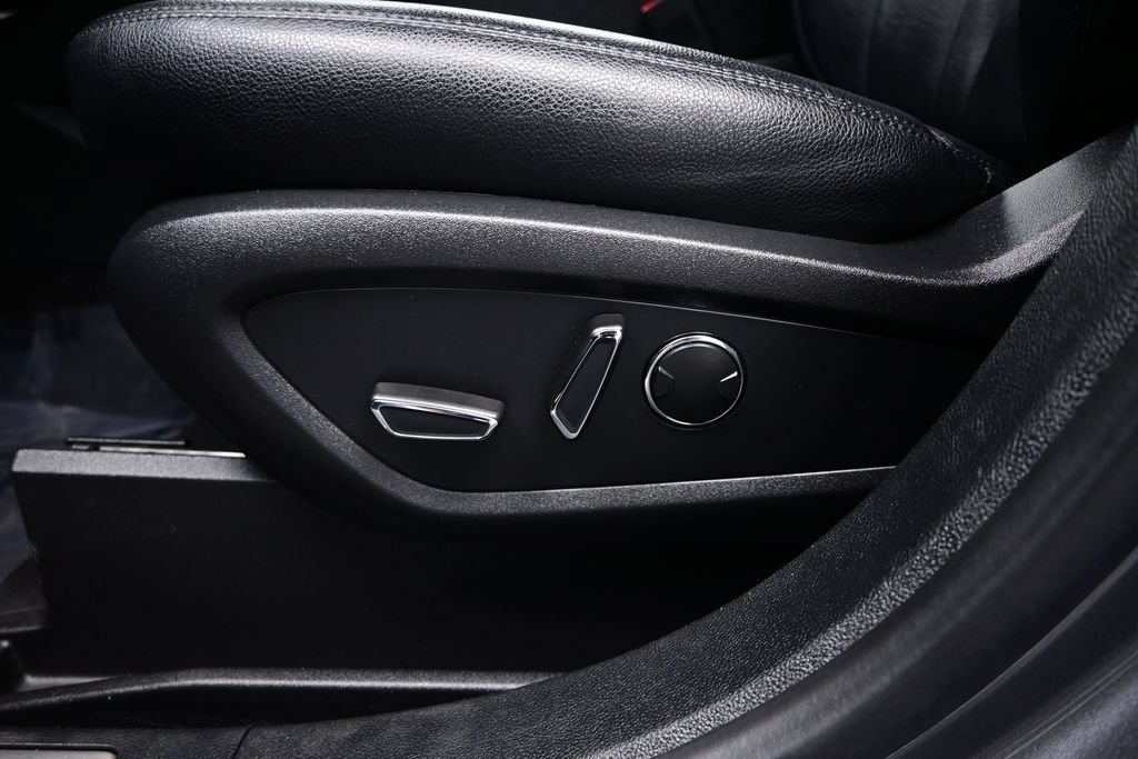 Used 2023 Lincoln Nautilus FWD w/ Premium Package image 13
