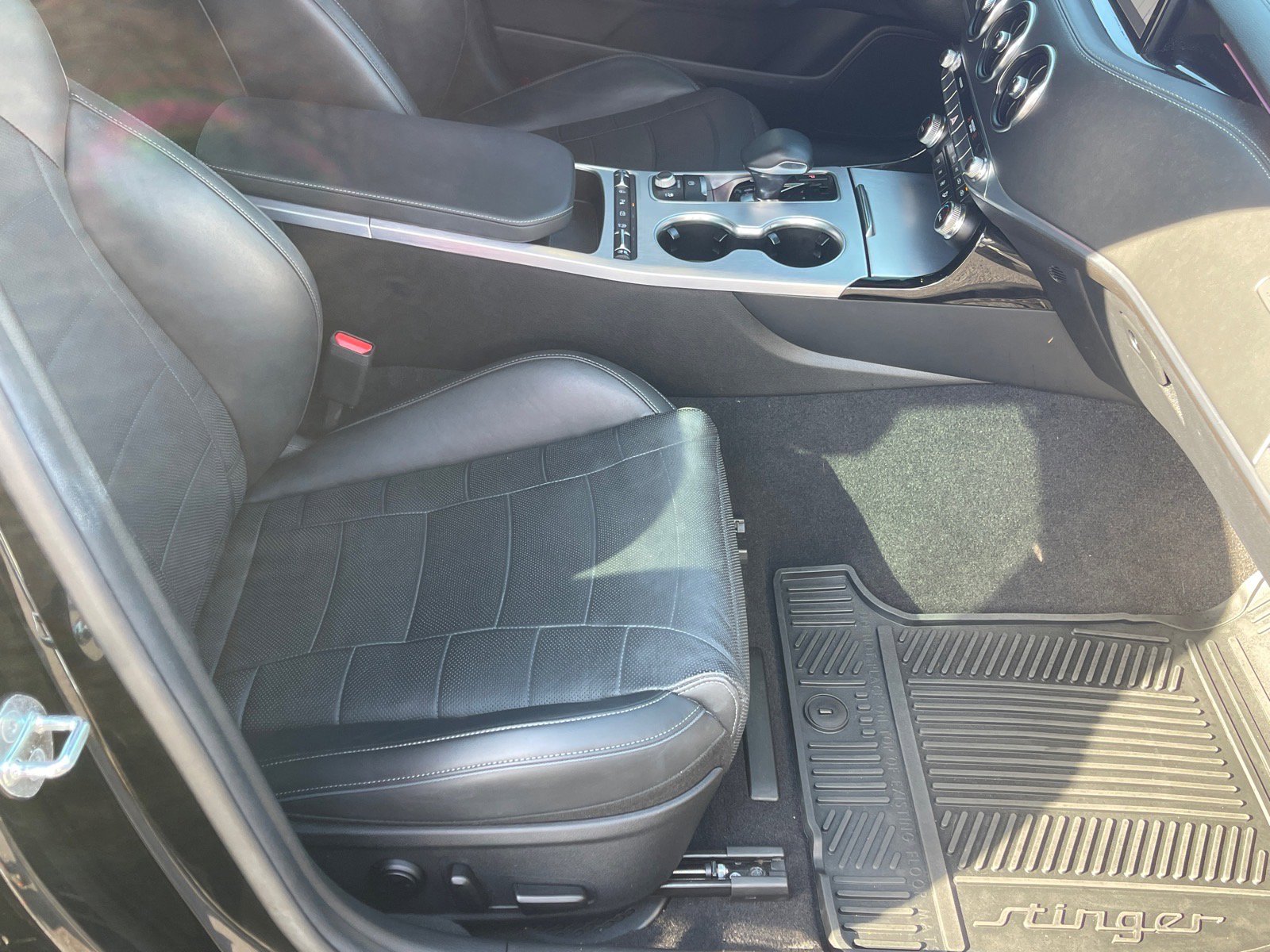 Used 2022 Kia Stinger GT2 image 19