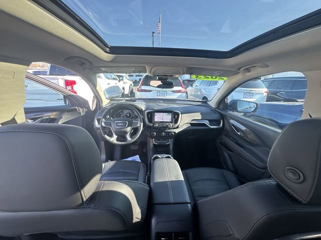Used 2023 GMC Terrain Denali w/ Denali Premium Package image 21
