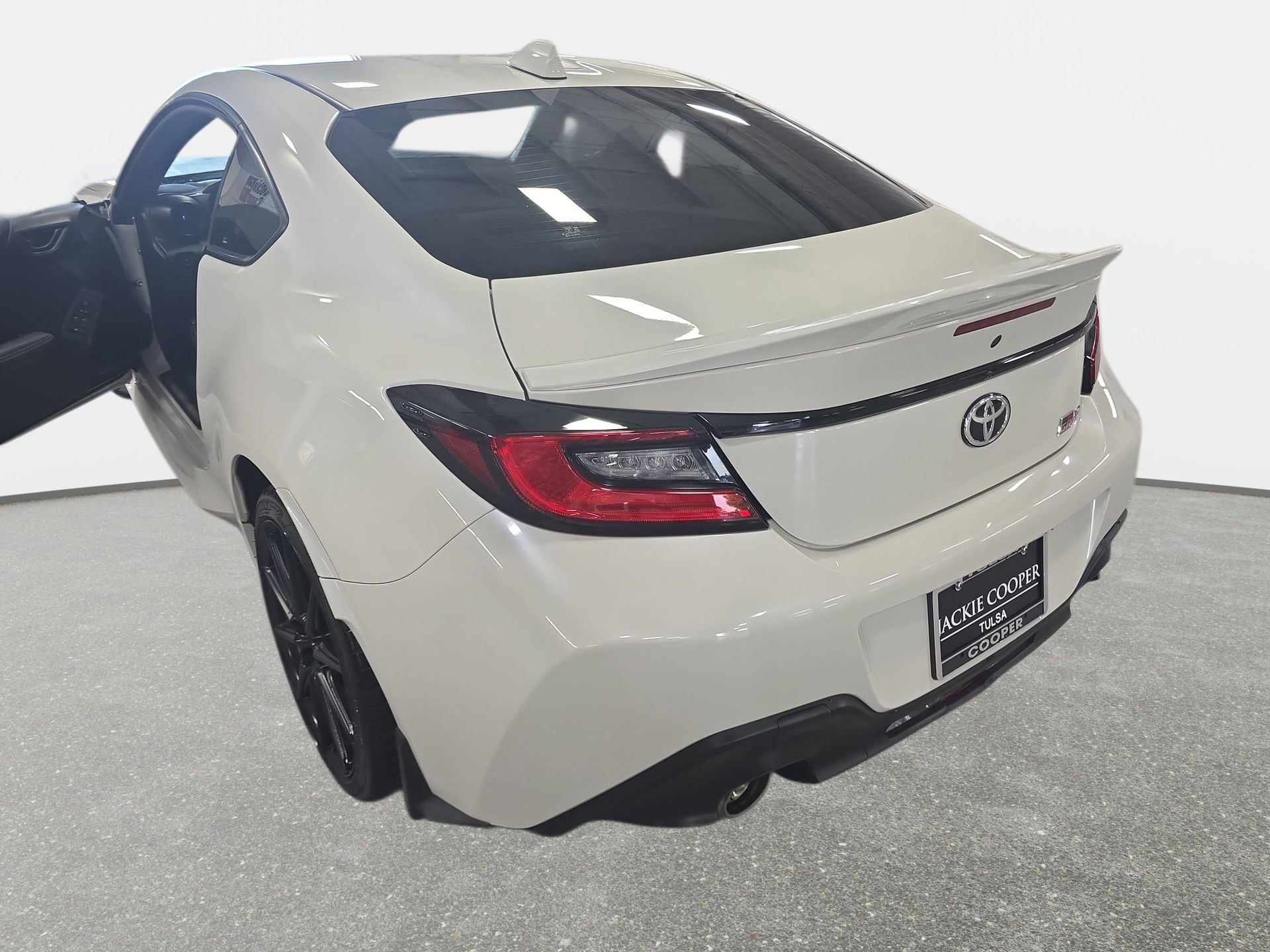 Used 2024 Toyota GR86 Premium image 33