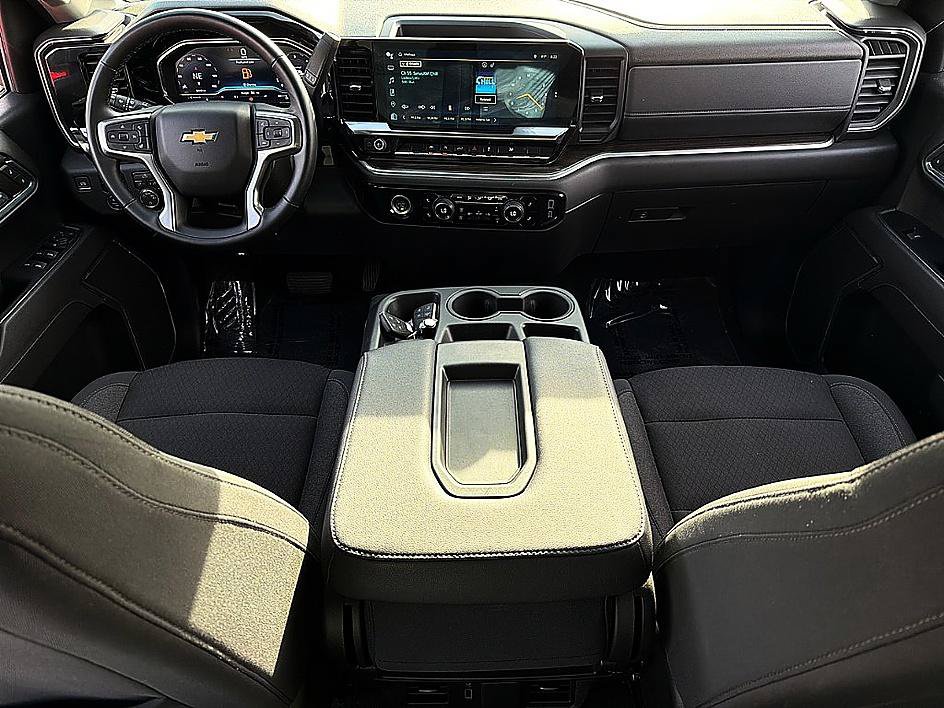 Used 2024 Chevrolet Silverado 1500 LT AWD/4WD image 7