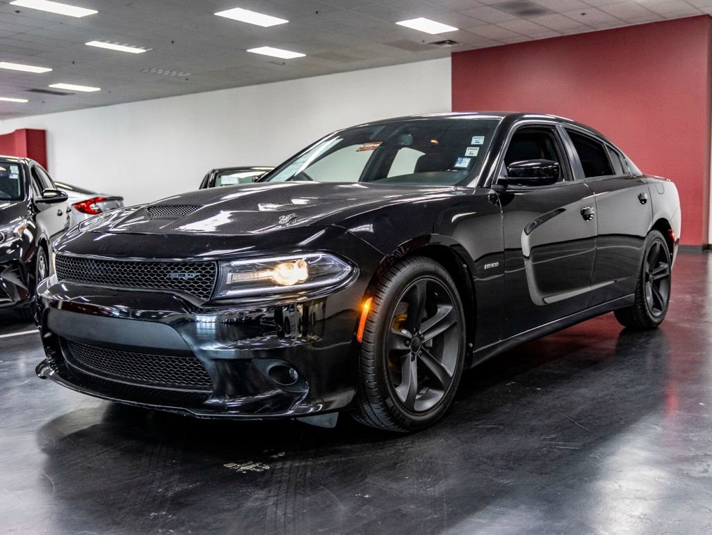 Used 2017 Dodge Charger R/T RWD image 2