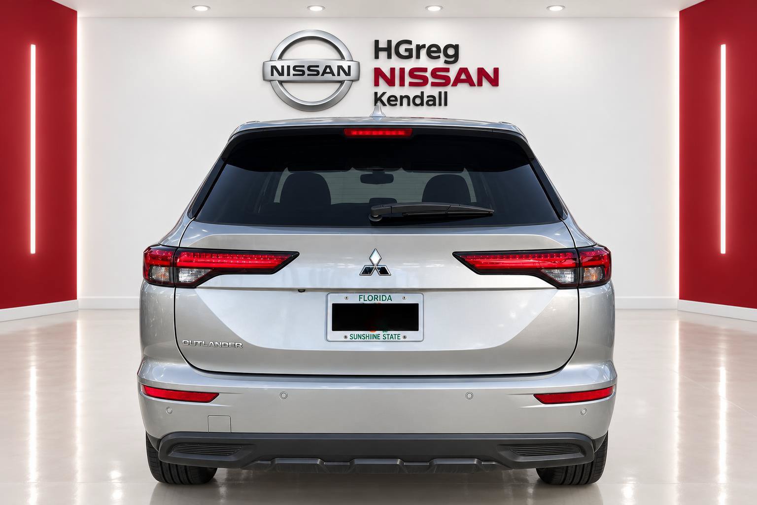 Used 2023 Mitsubishi Outlander ES FWD image 6