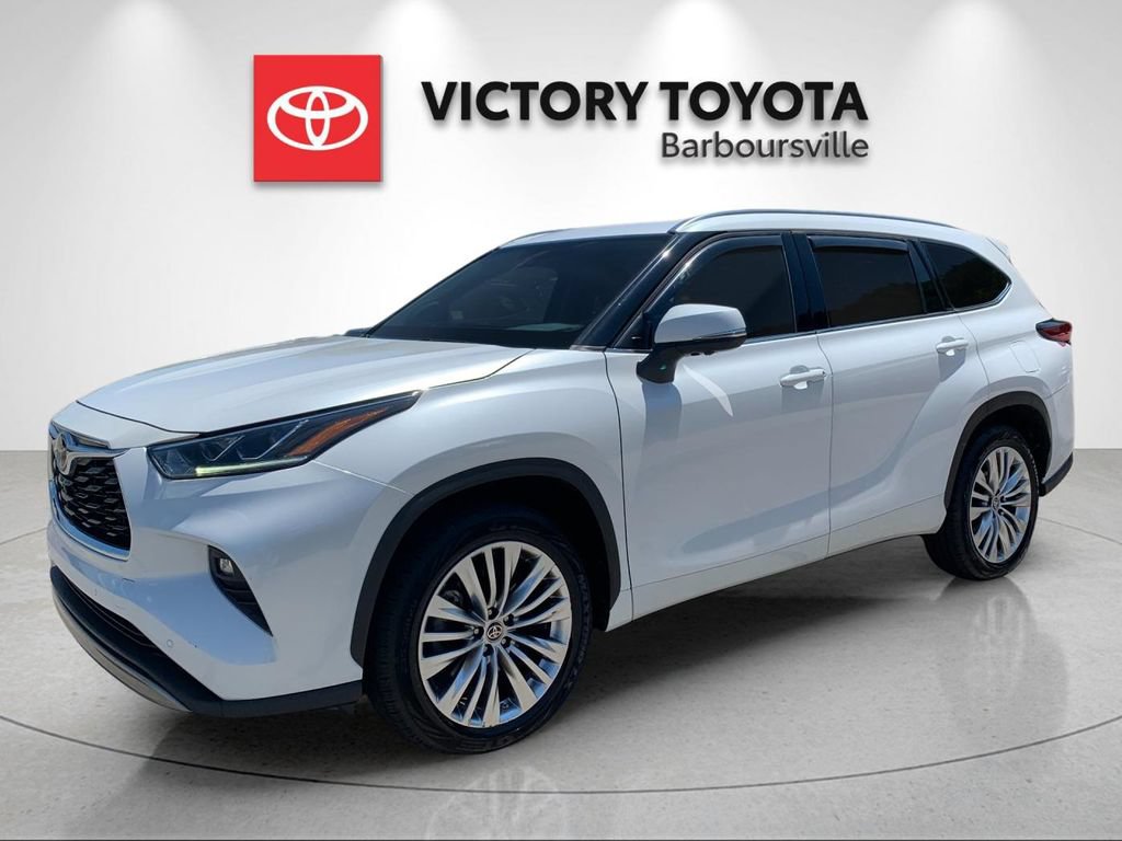 Used 2023 Toyota Highlander Platinum FWD image 1