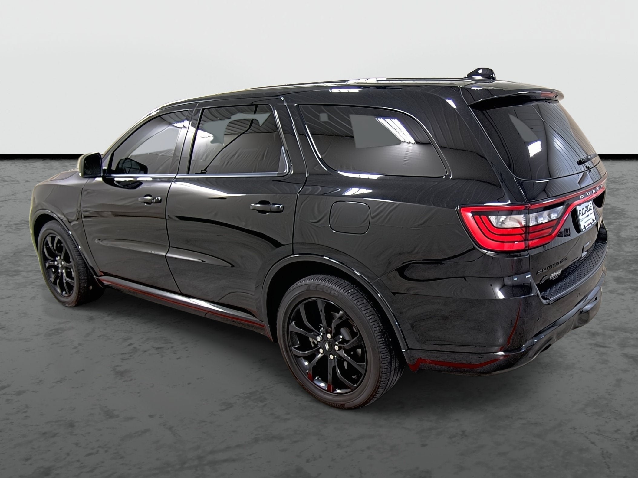 Used 2019 Dodge Durango R/T w/ Technology Group AWD/4WD image 2