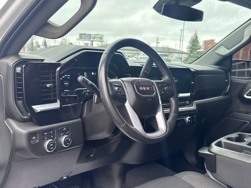 Used 2022 GMC Sierra 1500 SLE image 11