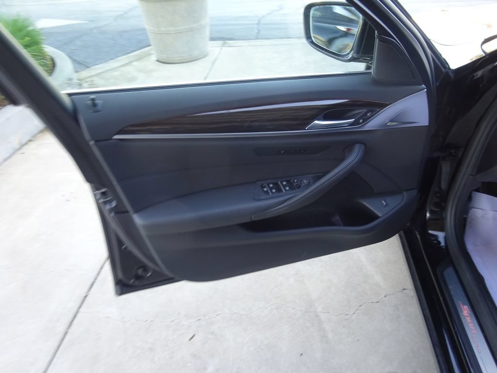 Used 2019 BMW 530i RWD image 25