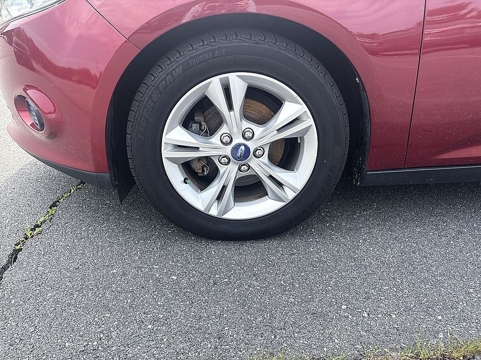 Used 2013 Ford Focus SE FWD image 9