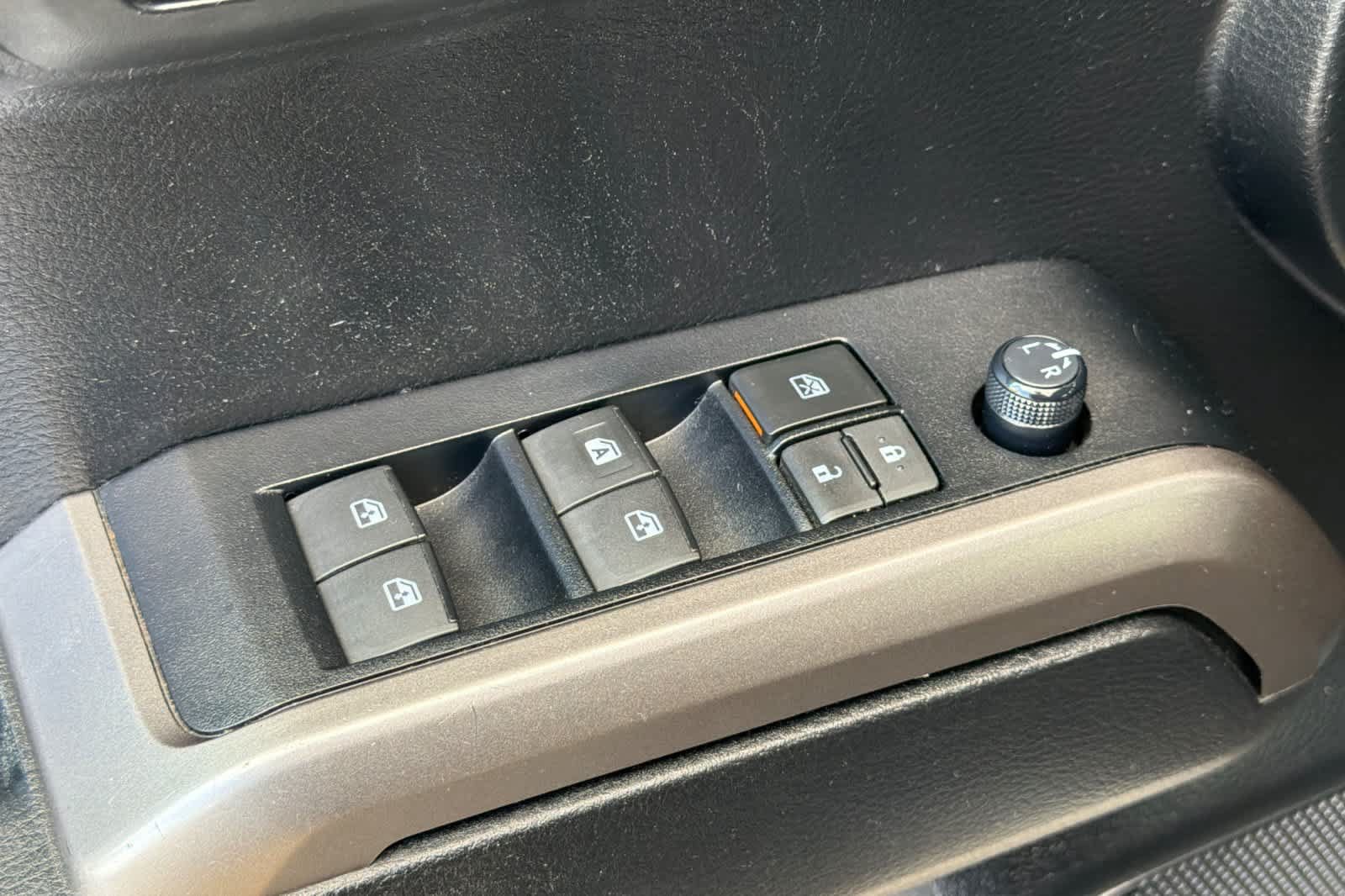 Used 2021 Toyota Tacoma SR5 RWD image 13