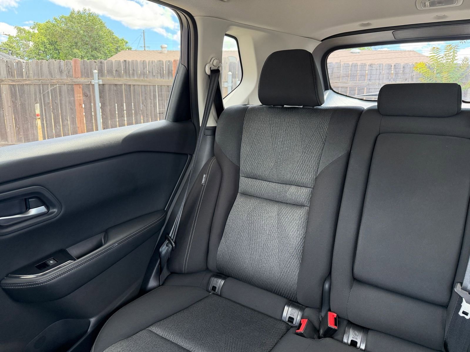 Used 2025 Nissan Rogue SV FWD image 41