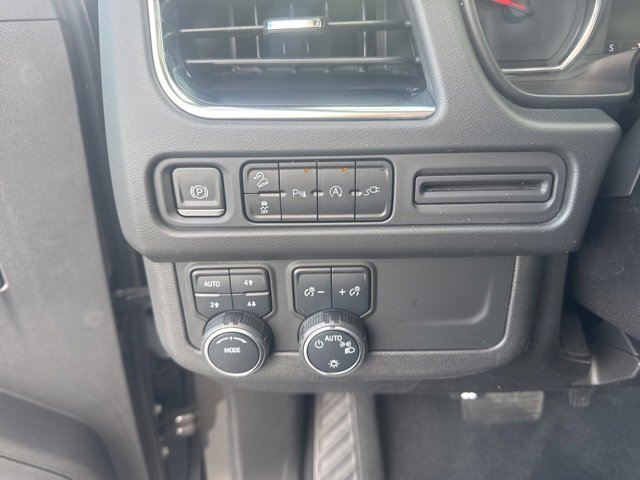 Used 2021 Chevrolet Tahoe Z71 image 17