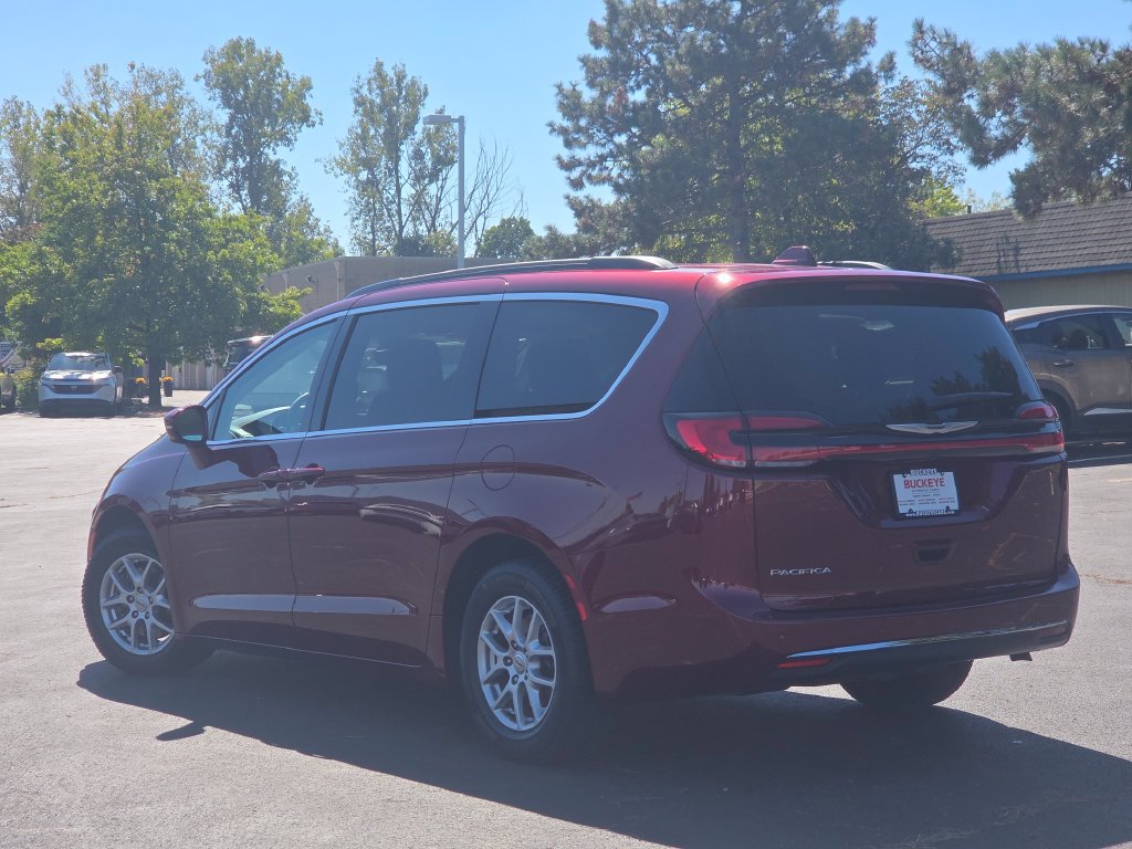 Used 2022 Chrysler Pacifica Touring-L w/ Uconnect Theater Family Group FWD image 21
