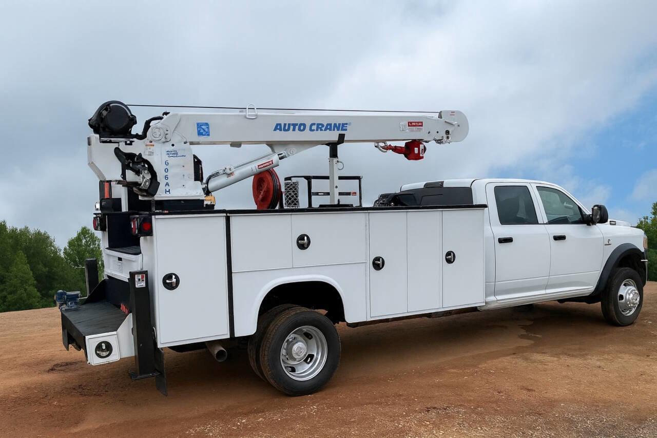 Used 2024 RAM 5500 Tradesman w/ Chrome Appearance Group image 2