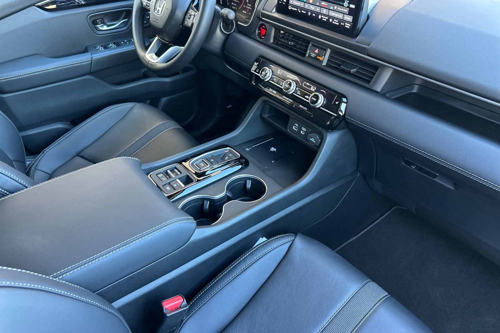 Used 2025 Honda Pilot Touring image 20