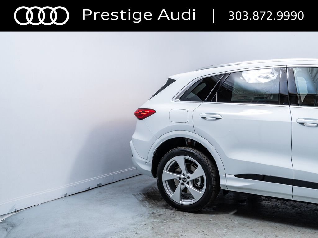 Used 2025 Audi Q5 Premium Plus w/ Premium Plus AWD/4WD image 12