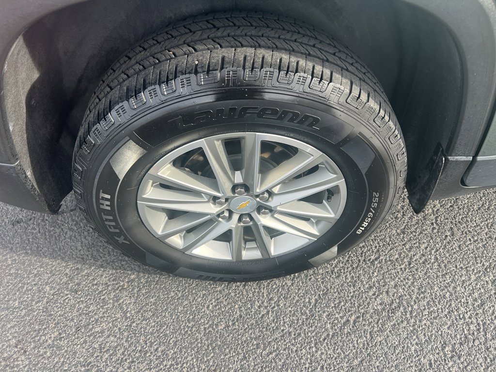 Used 2023 Chevrolet Traverse LT w/ LPO, Floor Liner Package image 3