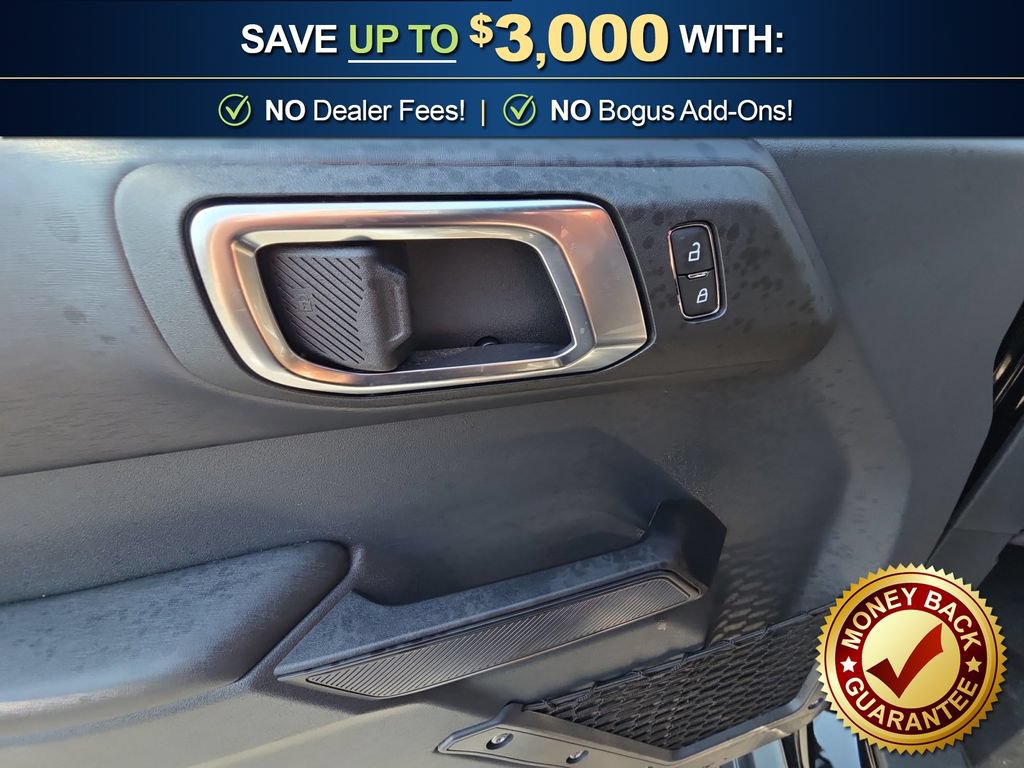Used 2025 Ford Bronco Outer Banks AWD/4WD image 16