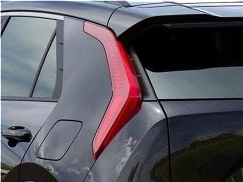 New 2025 Kia Niro EX image 65