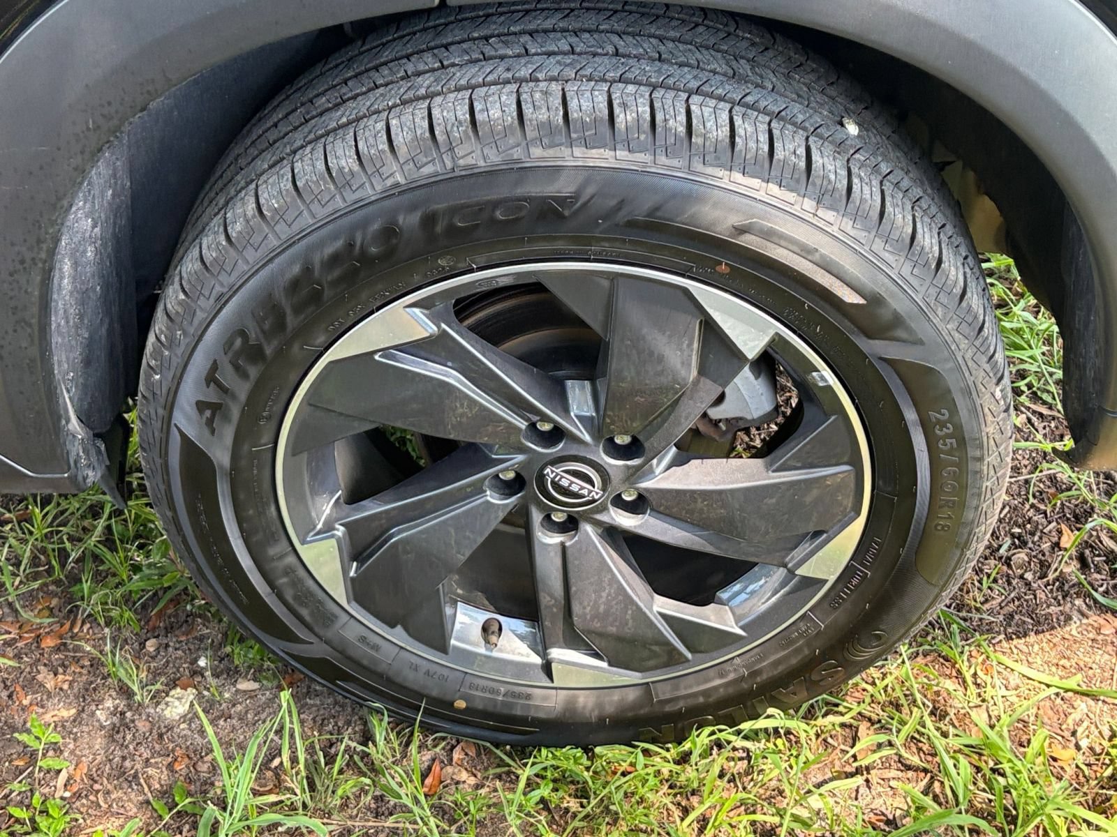 Used 2025 Nissan Rogue SV FWD image 30