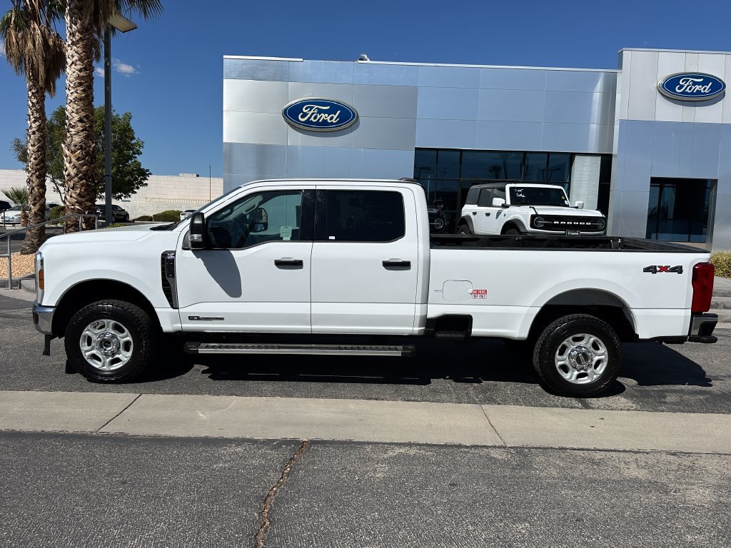 Used 2025 Ford F250 XLT AWD/4WD image 3