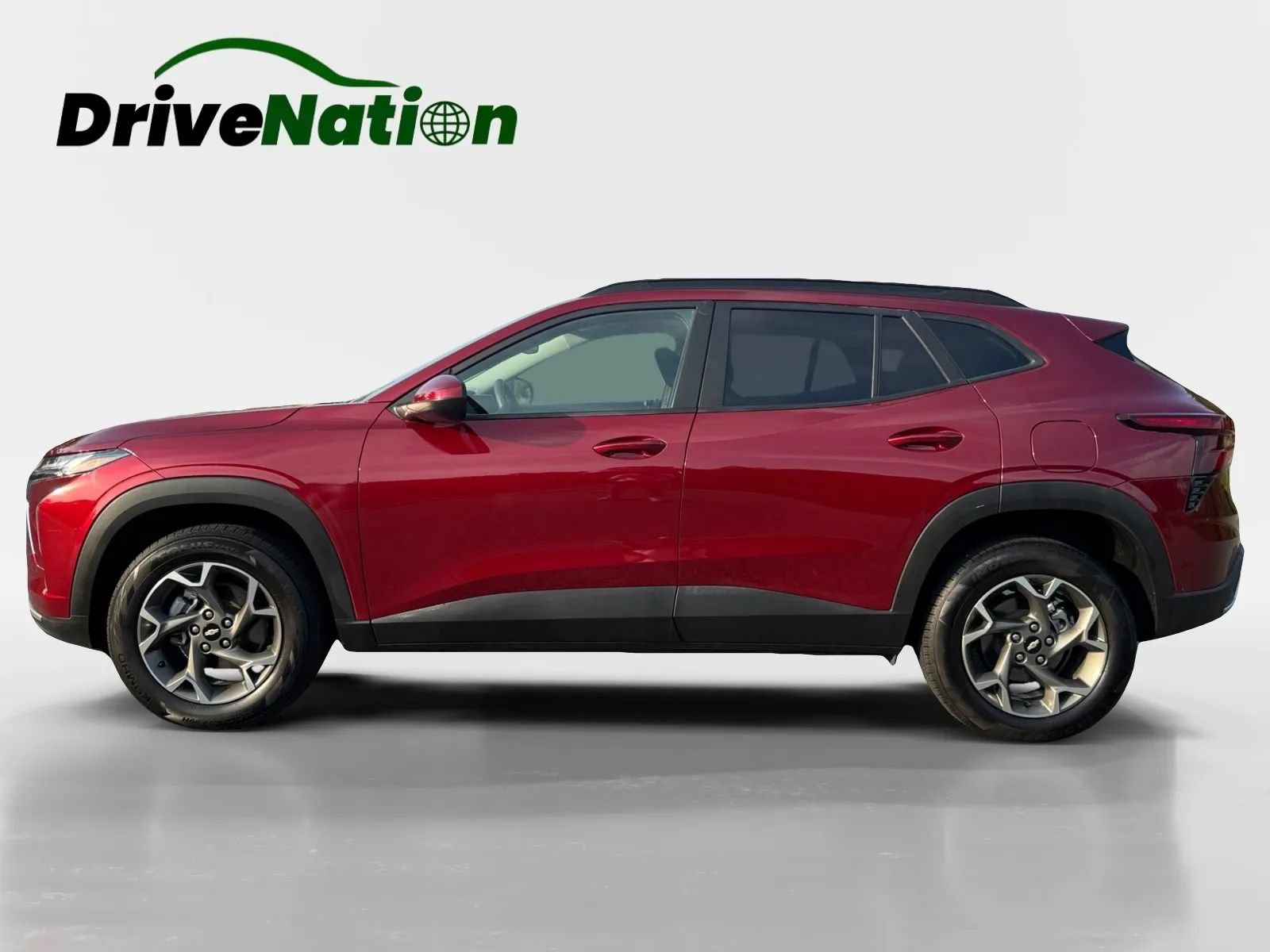 Used 2025 Chevrolet Trax LT FWD image 8