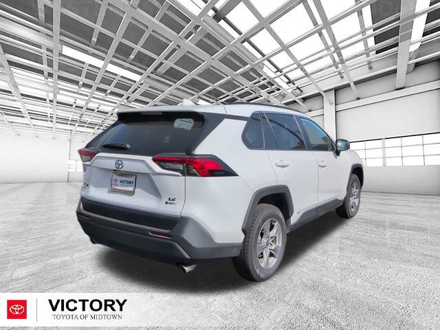 Used 2025 Toyota RAV4 LE AWD/4WD image 4