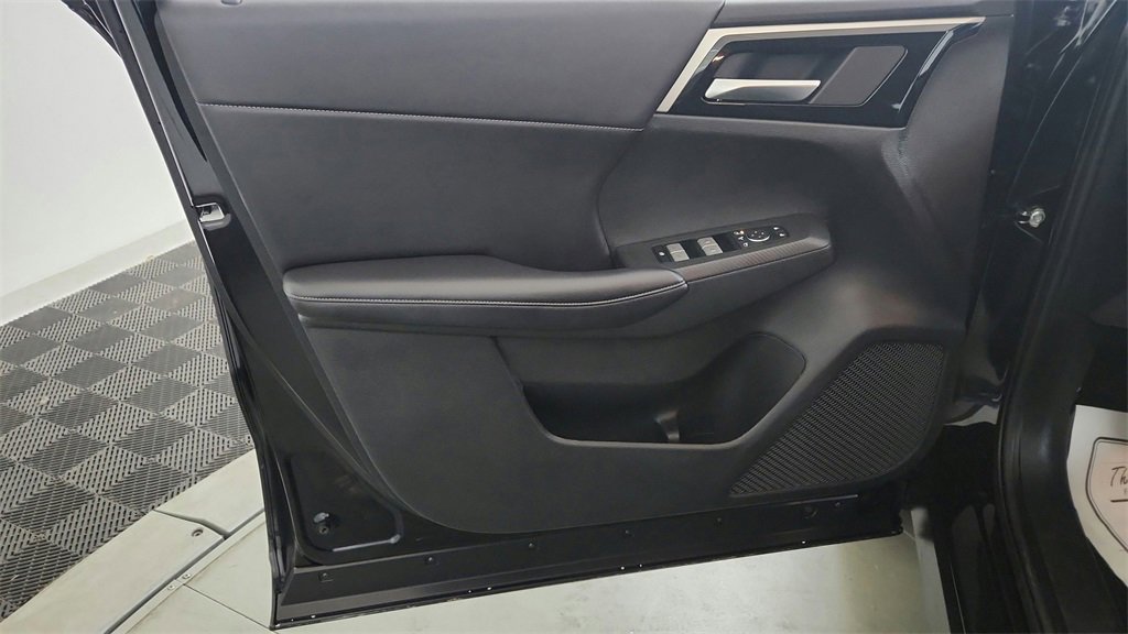 Used 2024 Mitsubishi Outlander SE image 29