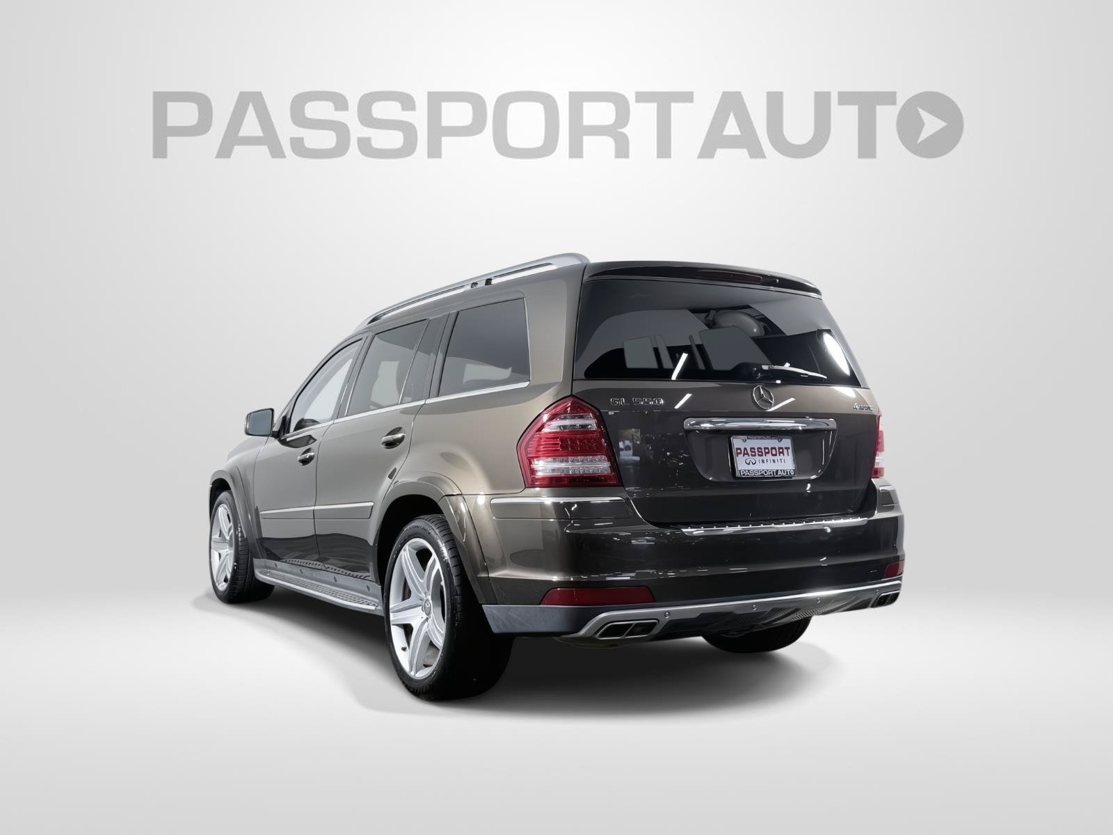 Used 2012 Mercedes-Benz GL 550 4MATIC image 4
