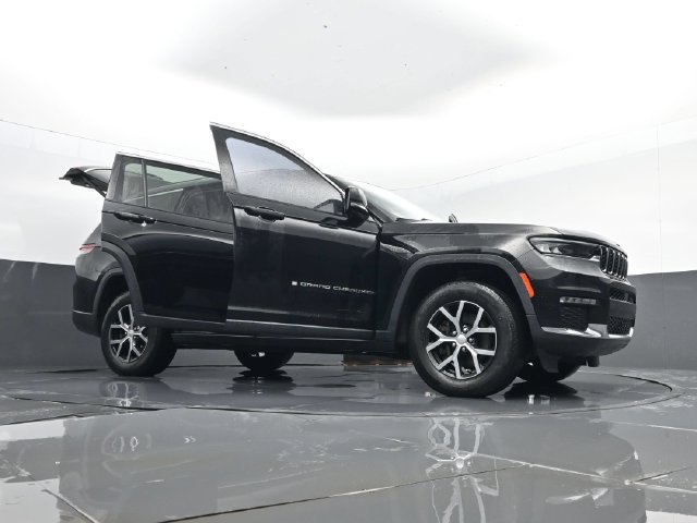 Used 2023 Jeep Grand Cherokee L Limited AWD/4WD image 37