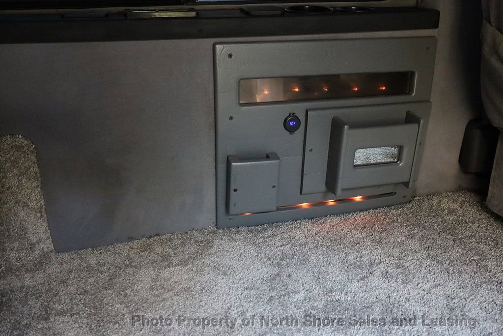 Used 1998 Dodge B1500 image 32