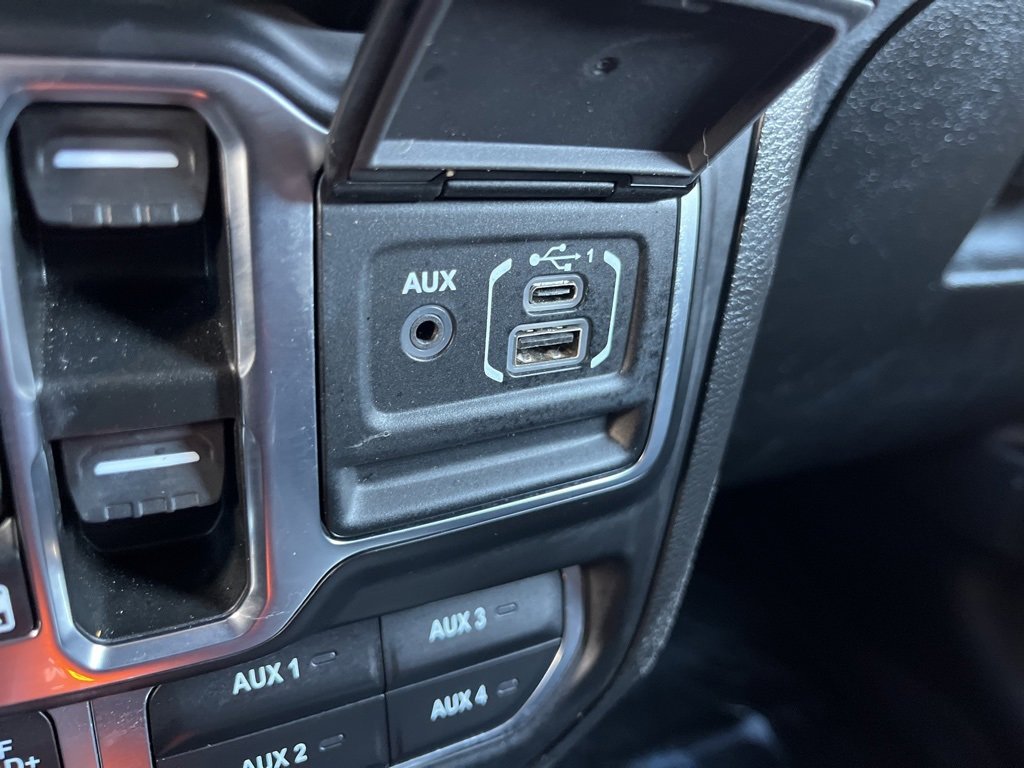 Used 2023 Jeep Wrangler Unlimited Rubicon image 39