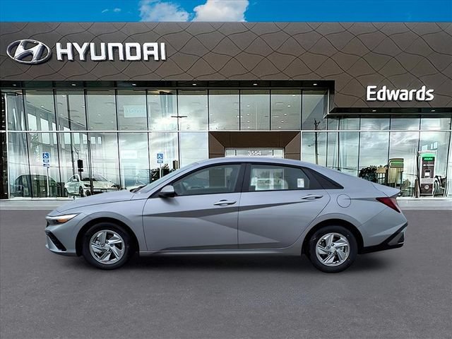 New 2026 Hyundai Elantra SE FWD image 3
